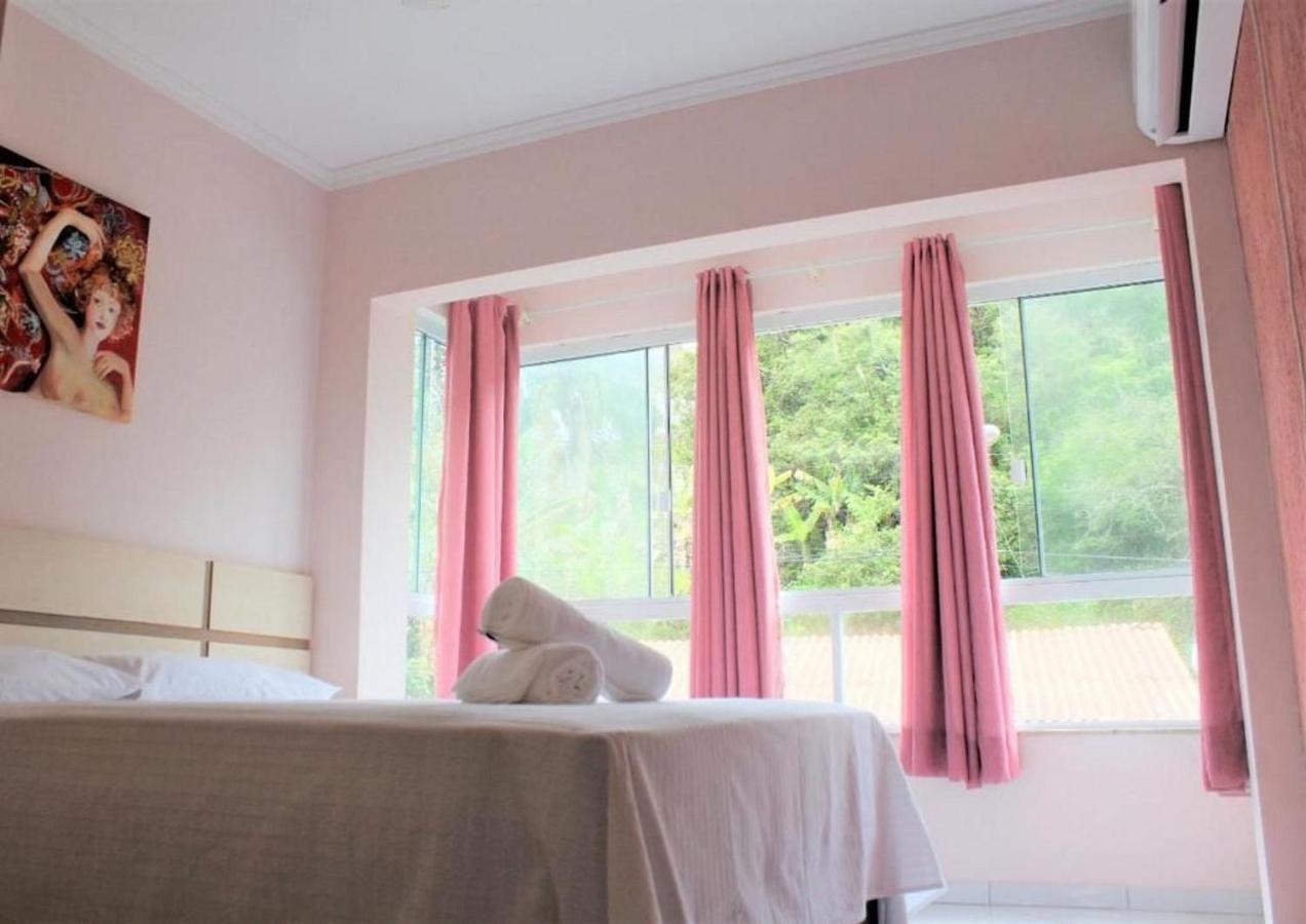 Apartamento Inteiro 3 Quartos No Condominio Solar Das Bromelias บอมบินญัส ภายนอก รูปภาพ