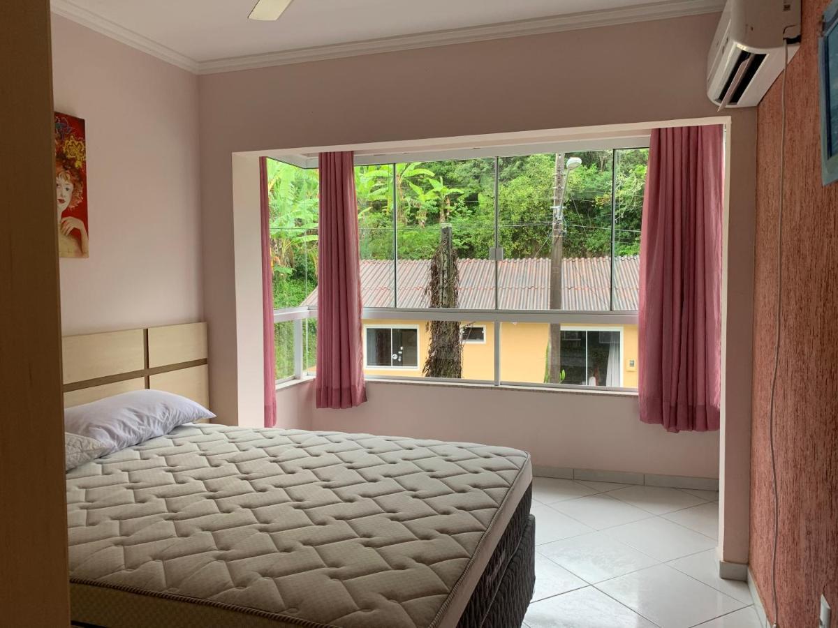 Apartamento Inteiro 3 Quartos No Condominio Solar Das Bromelias บอมบินญัส ภายนอก รูปภาพ