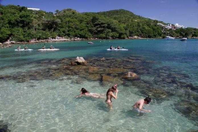 Apartamento Inteiro 3 Quartos No Condominio Solar Das Bromelias บอมบินญัส ภายนอก รูปภาพ