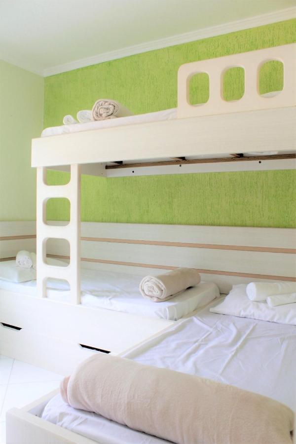 Apartamento Inteiro 3 Quartos No Condominio Solar Das Bromelias บอมบินญัส ภายนอก รูปภาพ
