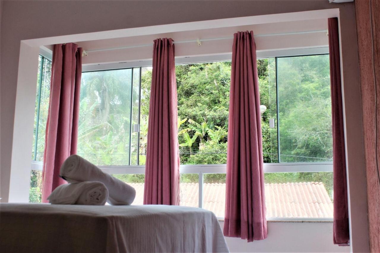 Apartamento Inteiro 3 Quartos No Condominio Solar Das Bromelias บอมบินญัส ภายนอก รูปภาพ
